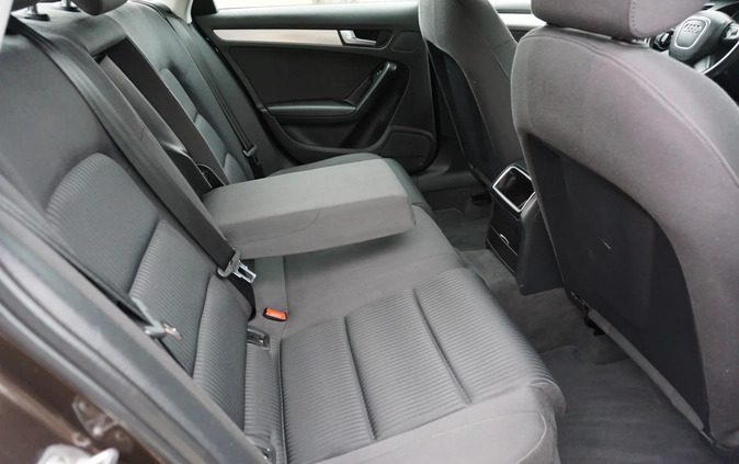 Audi A4 cena 37900 przebieg: 173000, rok produkcji 2011 z Brzozów małe 232